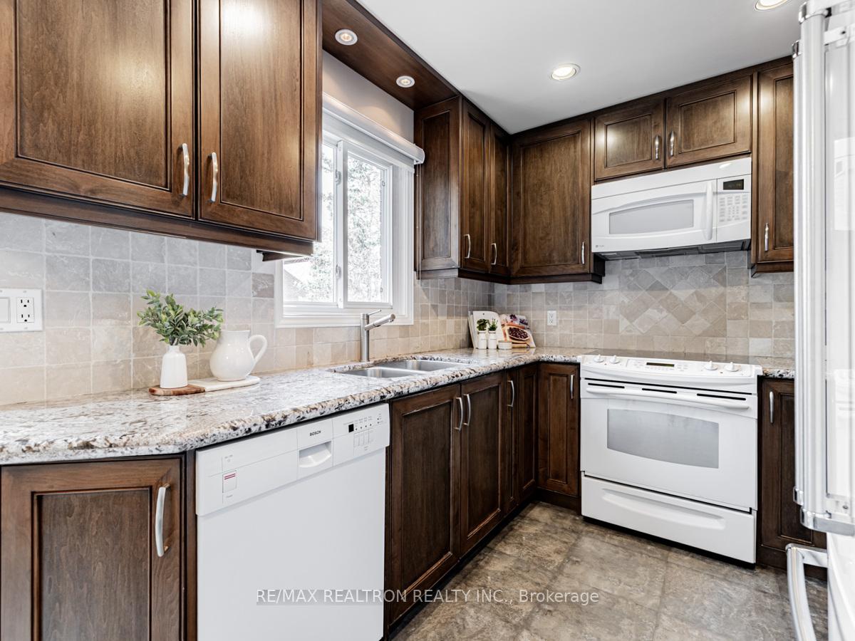 Photo 15 of 78 Heatherton Way, Vaughan, Crestwood-Springfarm-Yorkhill — HOMEH