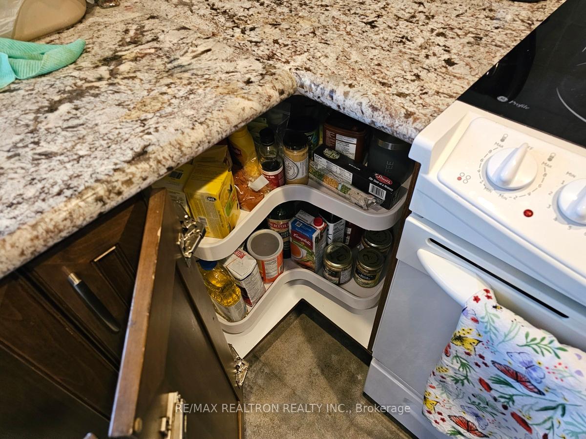 Photo 16 of 78 Heatherton Way, Vaughan, Crestwood-Springfarm-Yorkhill — HOMEH