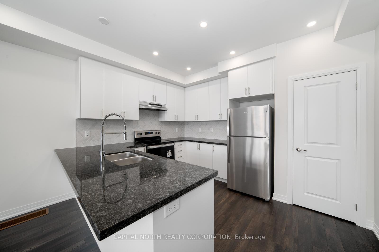 Photo 5 of 13 Bluebird Lane, Barrie, Painswick South — HOMEH