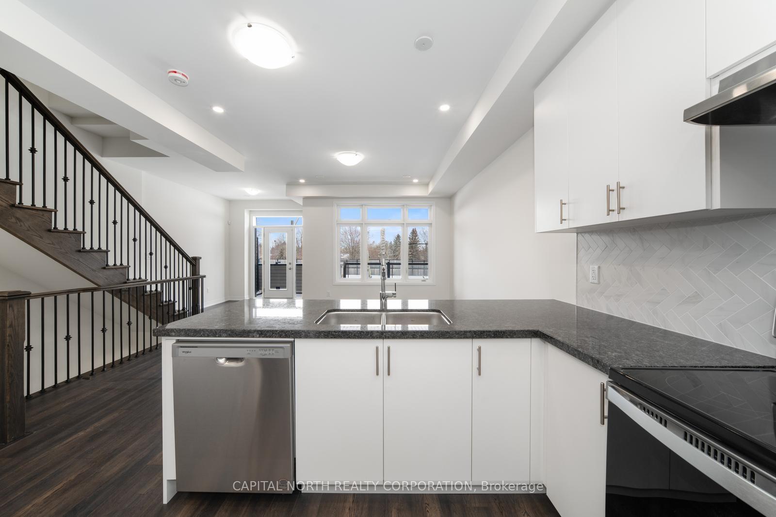 Photo 8 of 13 Bluebird Lane, Barrie, Painswick South — HOMEH