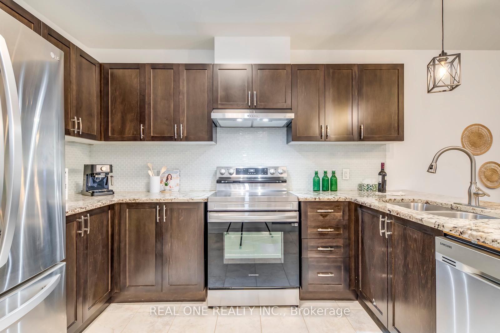 Photo 10 of 4152 Galileo Common, Burlington, Shoreacres — HOMEH