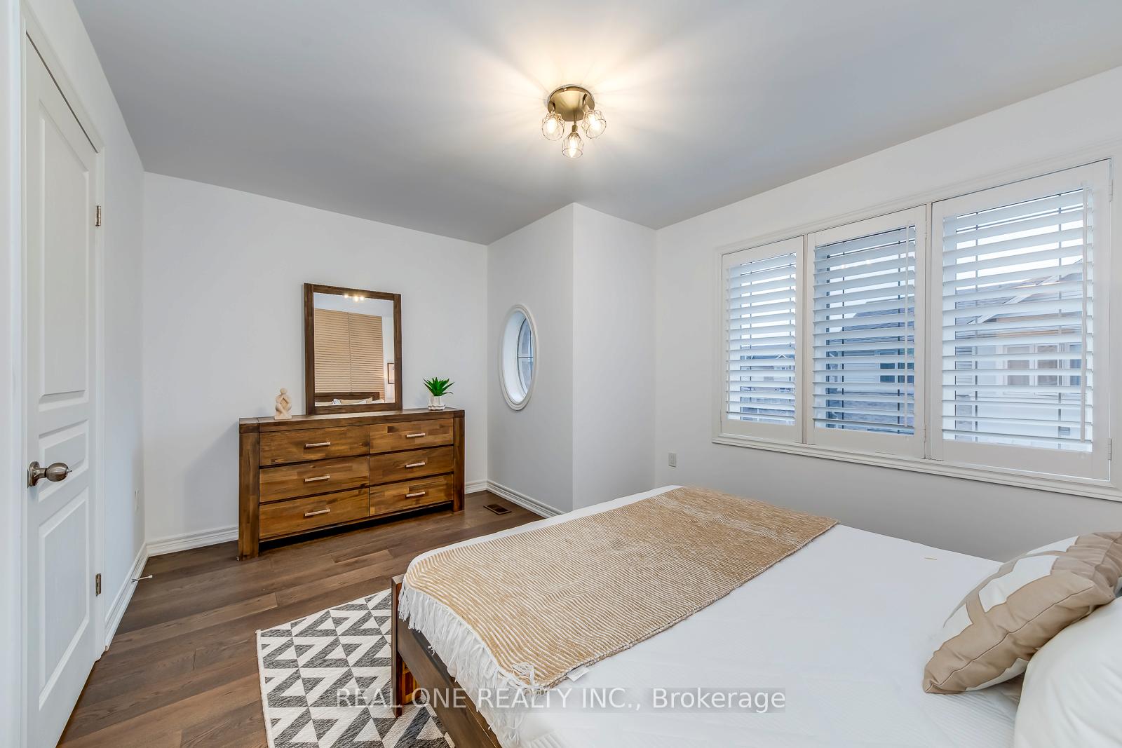 Photo 24 of 4152 Galileo Common, Burlington, Shoreacres — HOMEH