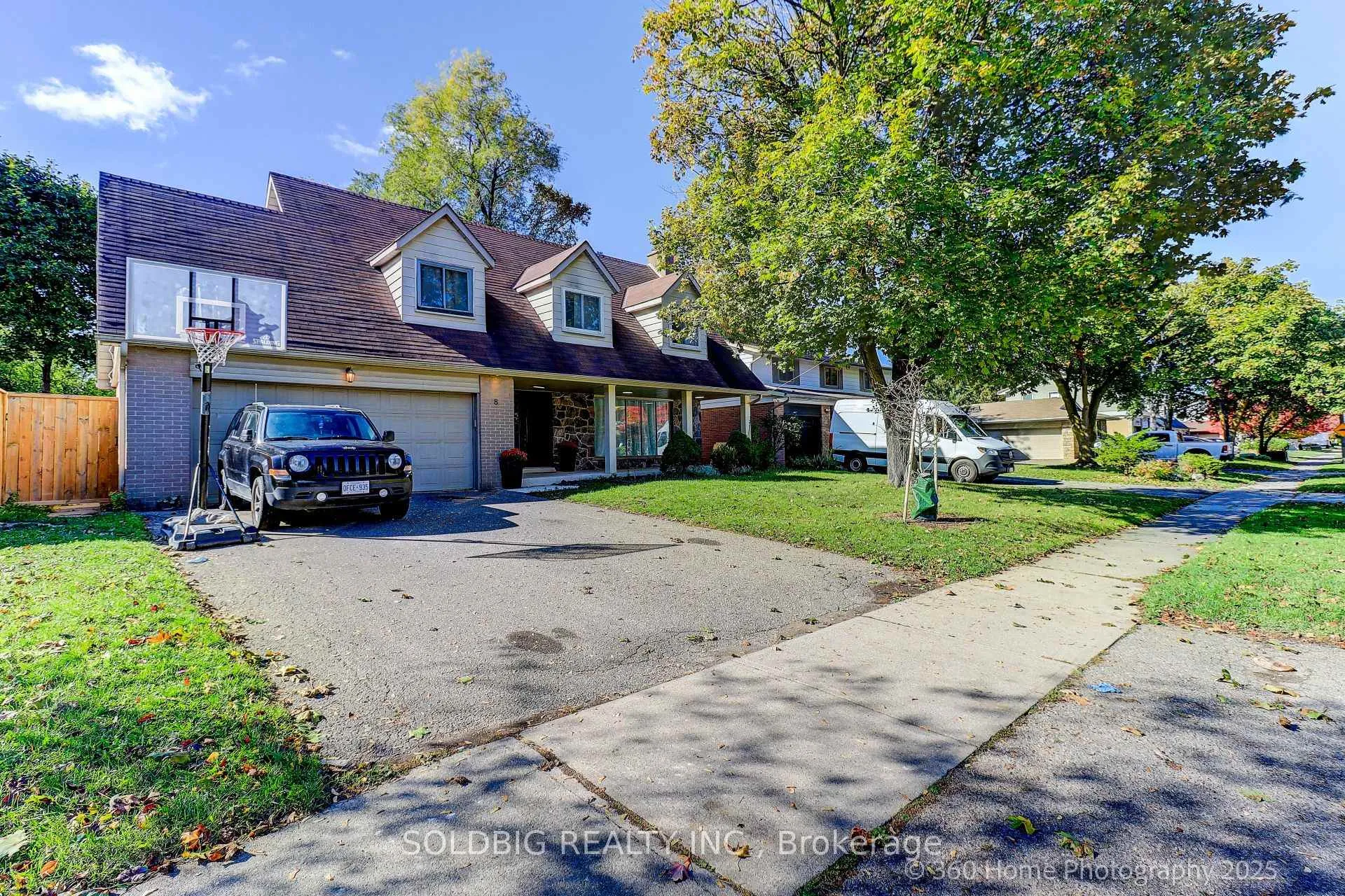 Photo 2 of 8 Haslemere Avenue, Brampton, Brampton East — HOMEH