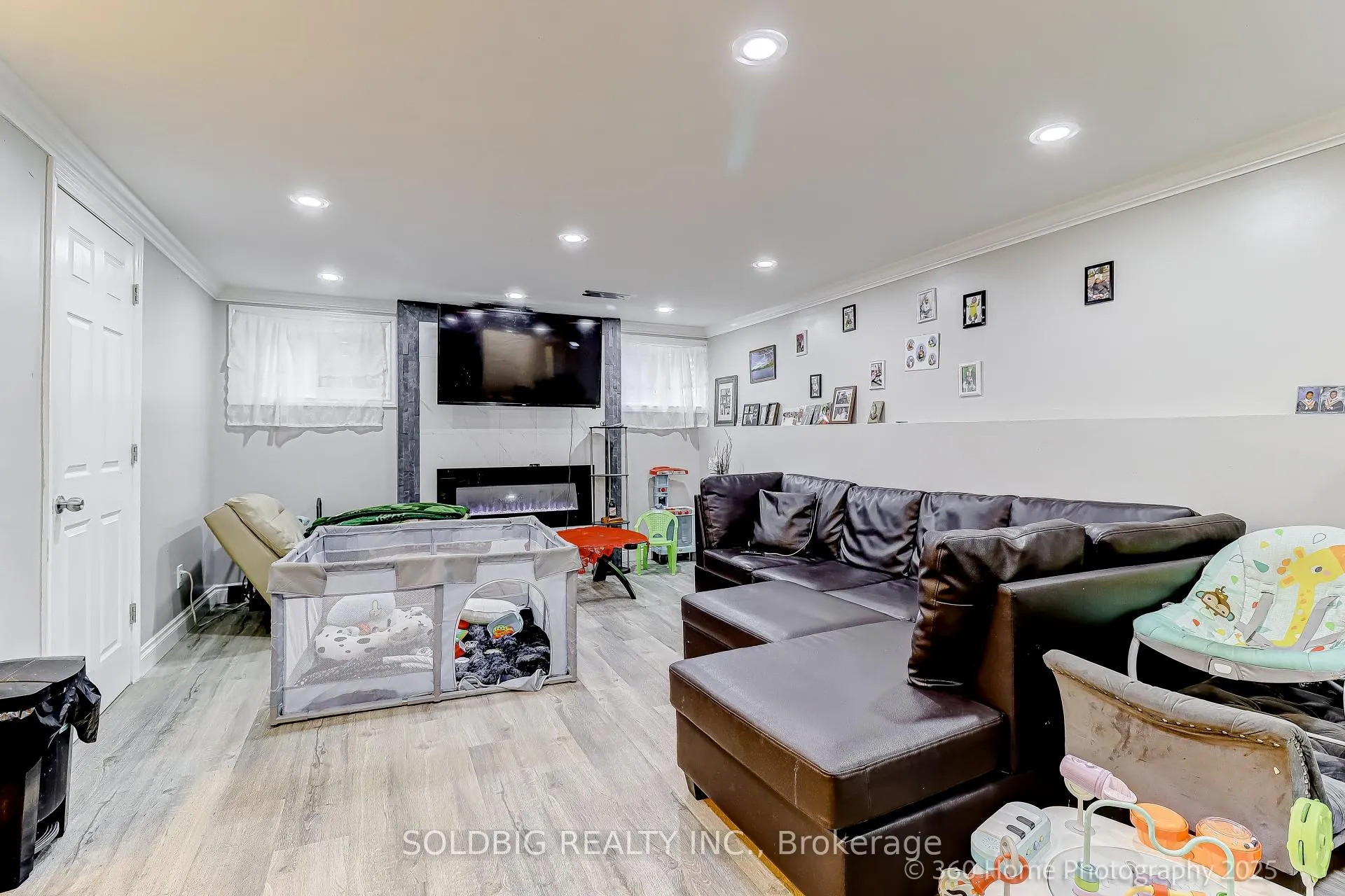 Photo 13 of 8 Haslemere Avenue, Brampton, Brampton East — HOMEH
