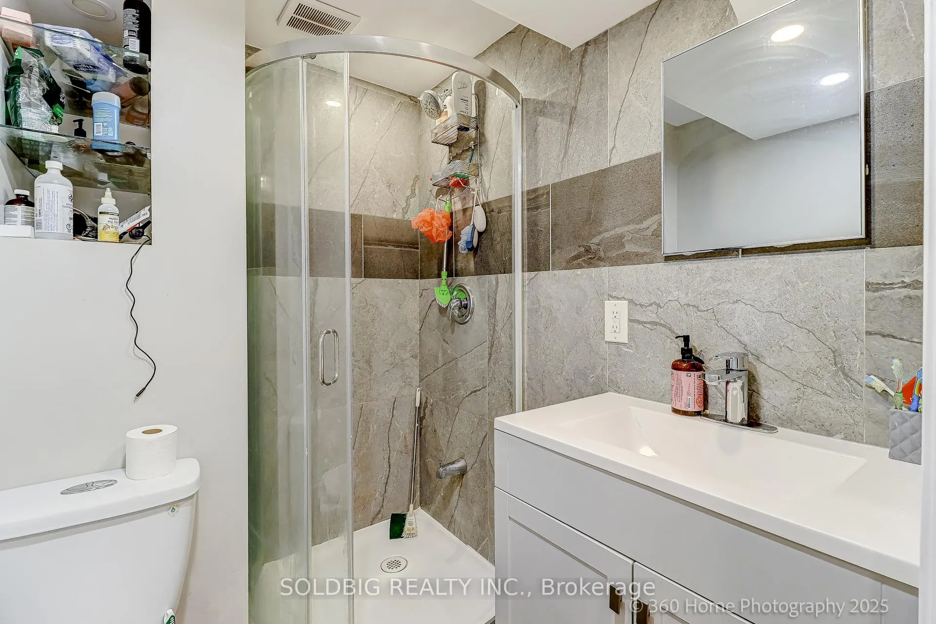 Photo 17 of 8 Haslemere Avenue, Brampton, Brampton East — HOMEH