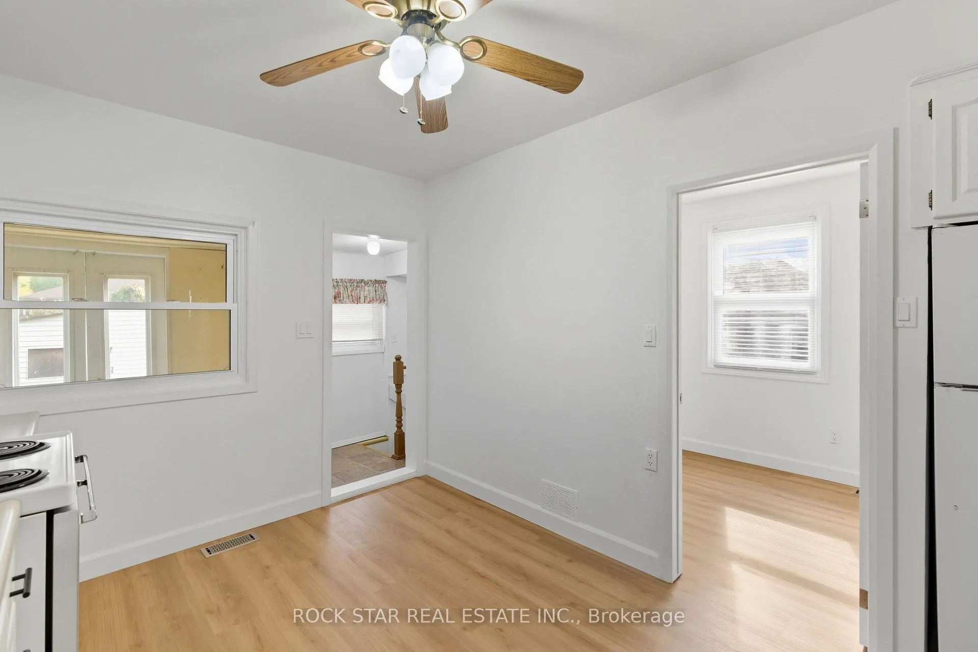 Photo 9 of 116 Robins Avenue, Hamilton, Crown Point — HOMEH