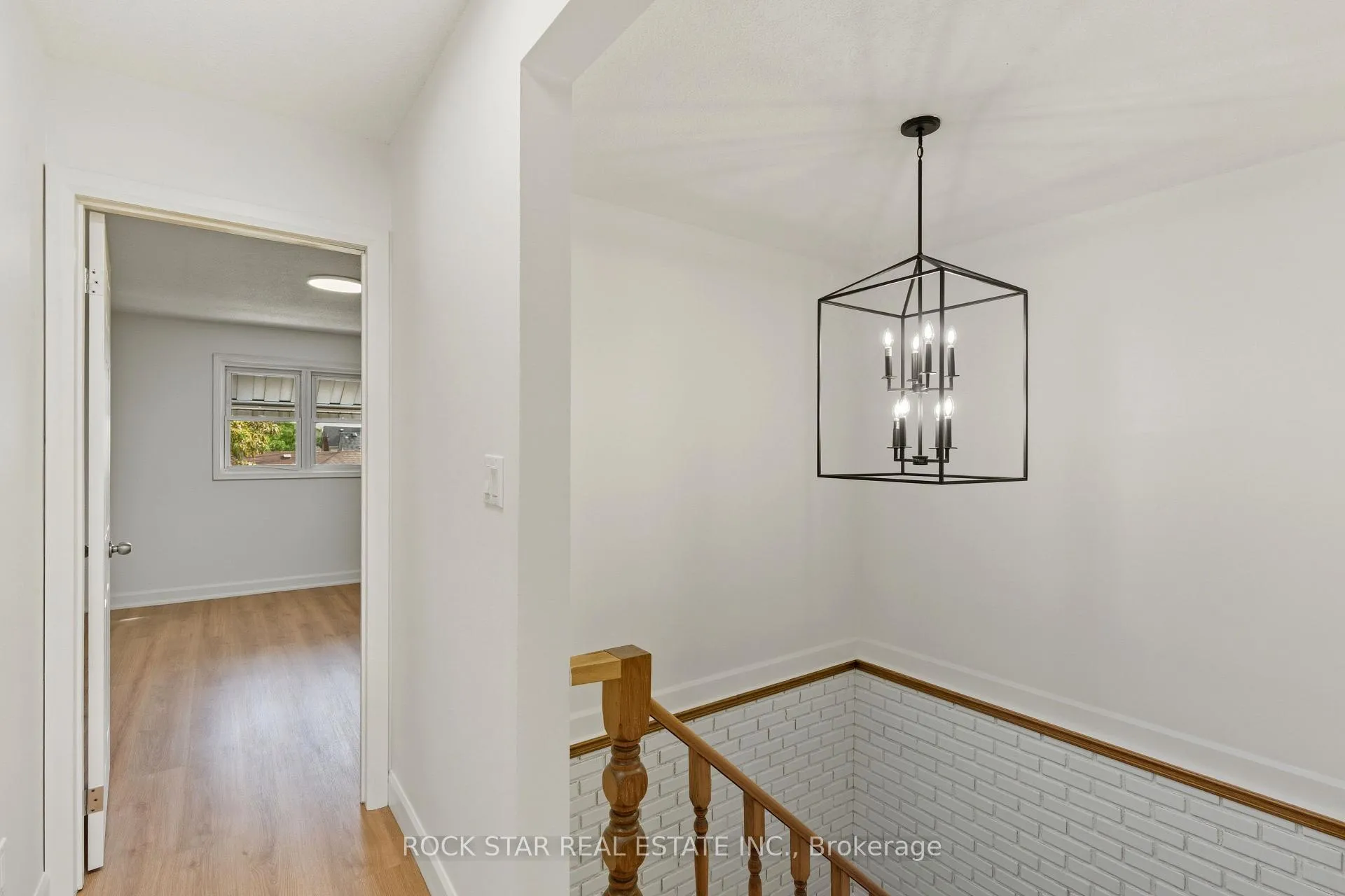 Photo 15 of 116 Robins Avenue, Hamilton, Crown Point — HOMEH