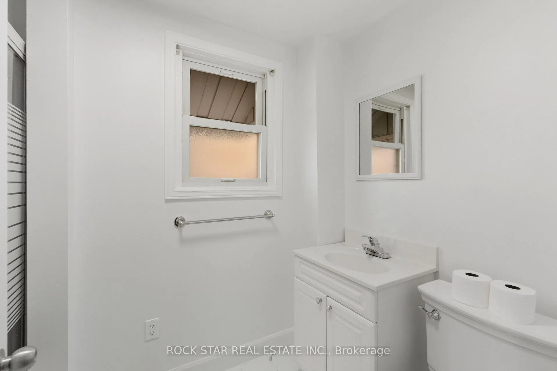 Photo 24 of 116 Robins Avenue, Hamilton, Crown Point — HOMEH
