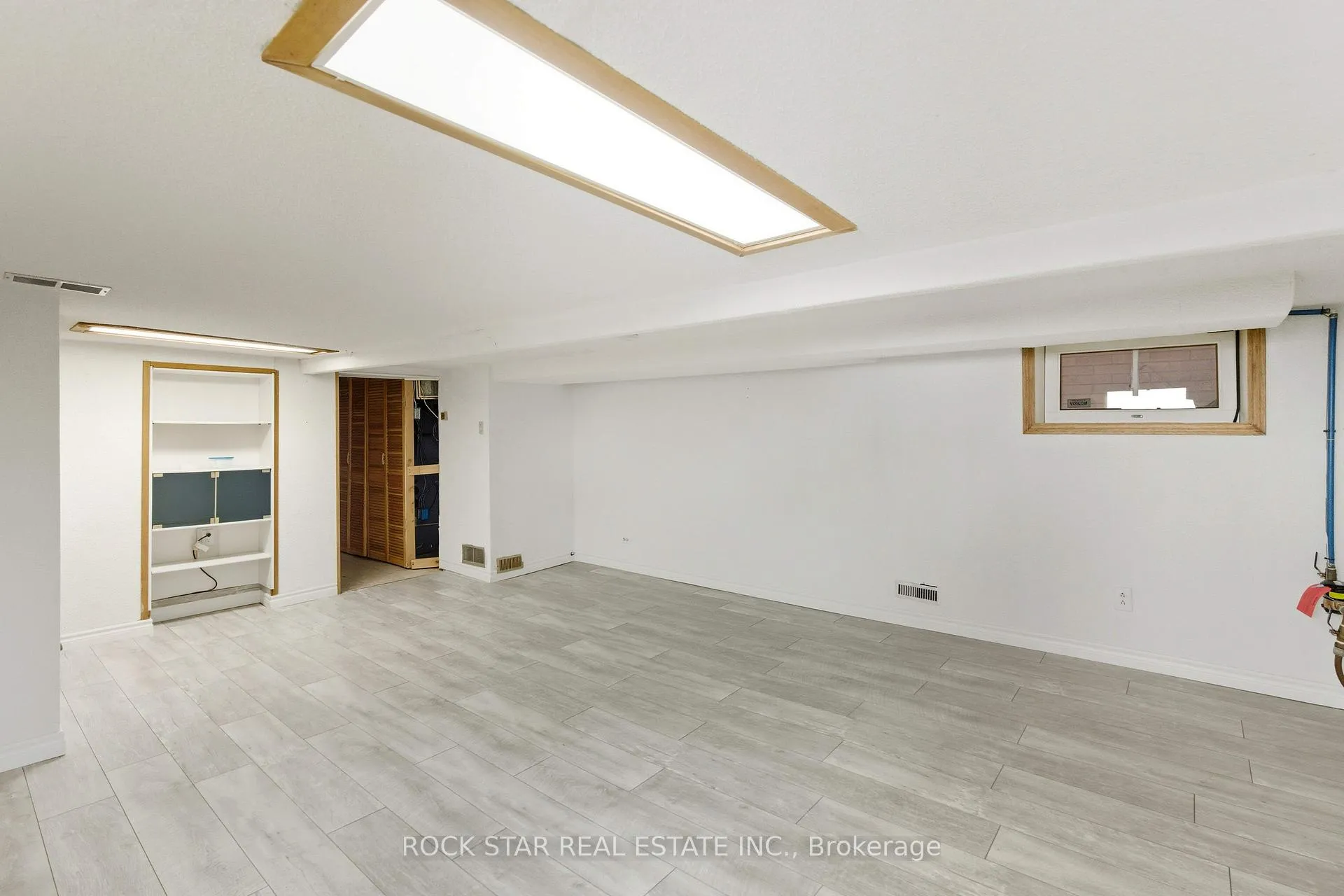 Photo 31 of 116 Robins Avenue, Hamilton, Crown Point — HOMEH