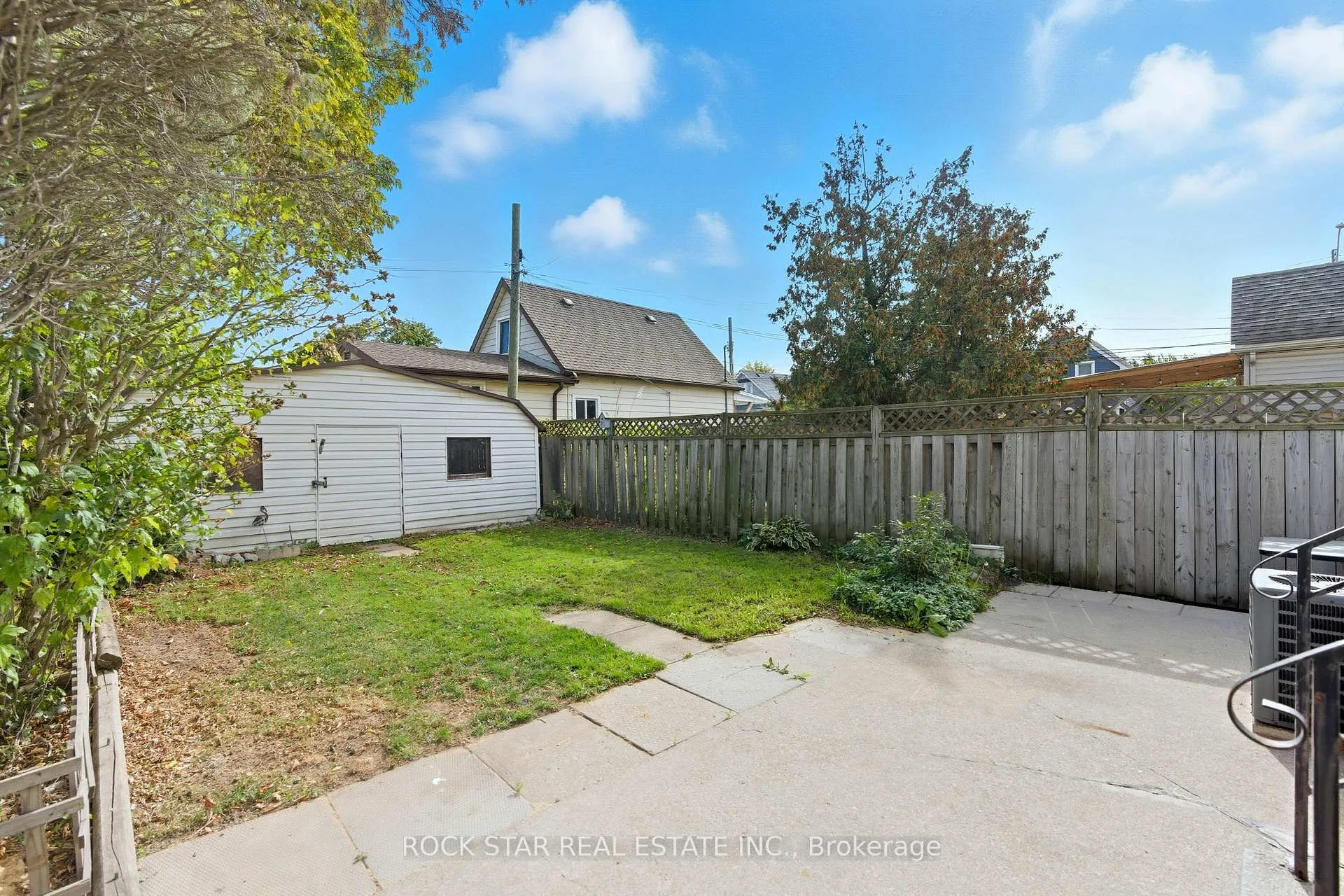 Photo 32 of 116 Robins Avenue, Hamilton, Crown Point — HOMEH