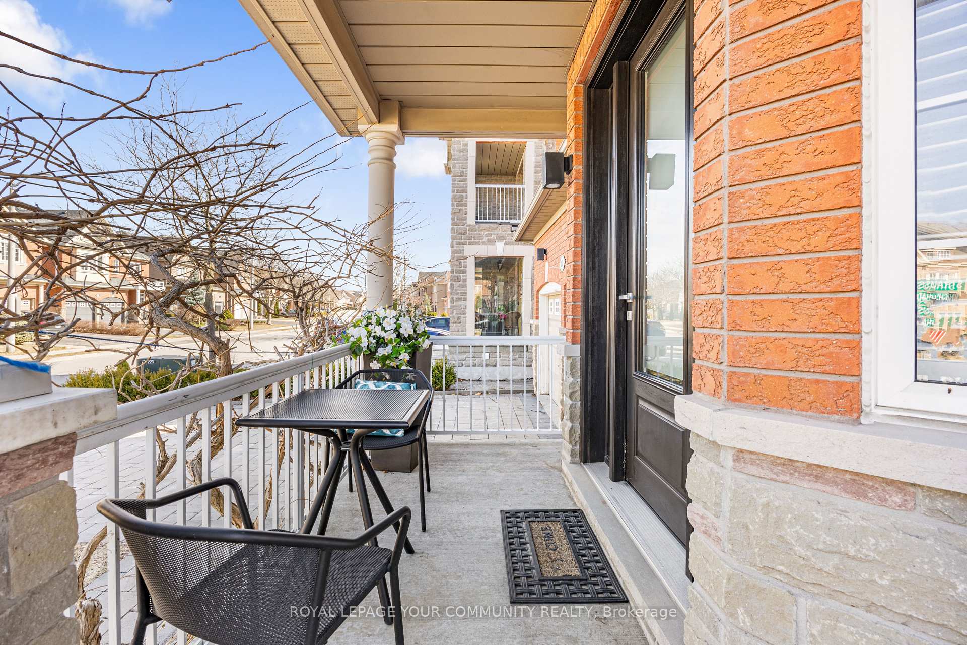 Photo 4 of 86 Knightshade Drive, Vaughan, Patterson — HOMEH