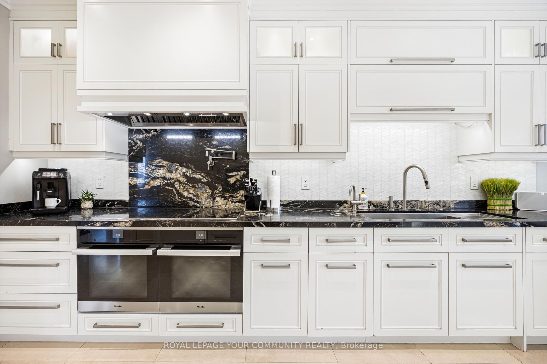 Photo 7 of 86 Knightshade Drive, Vaughan, Patterson — HOMEH