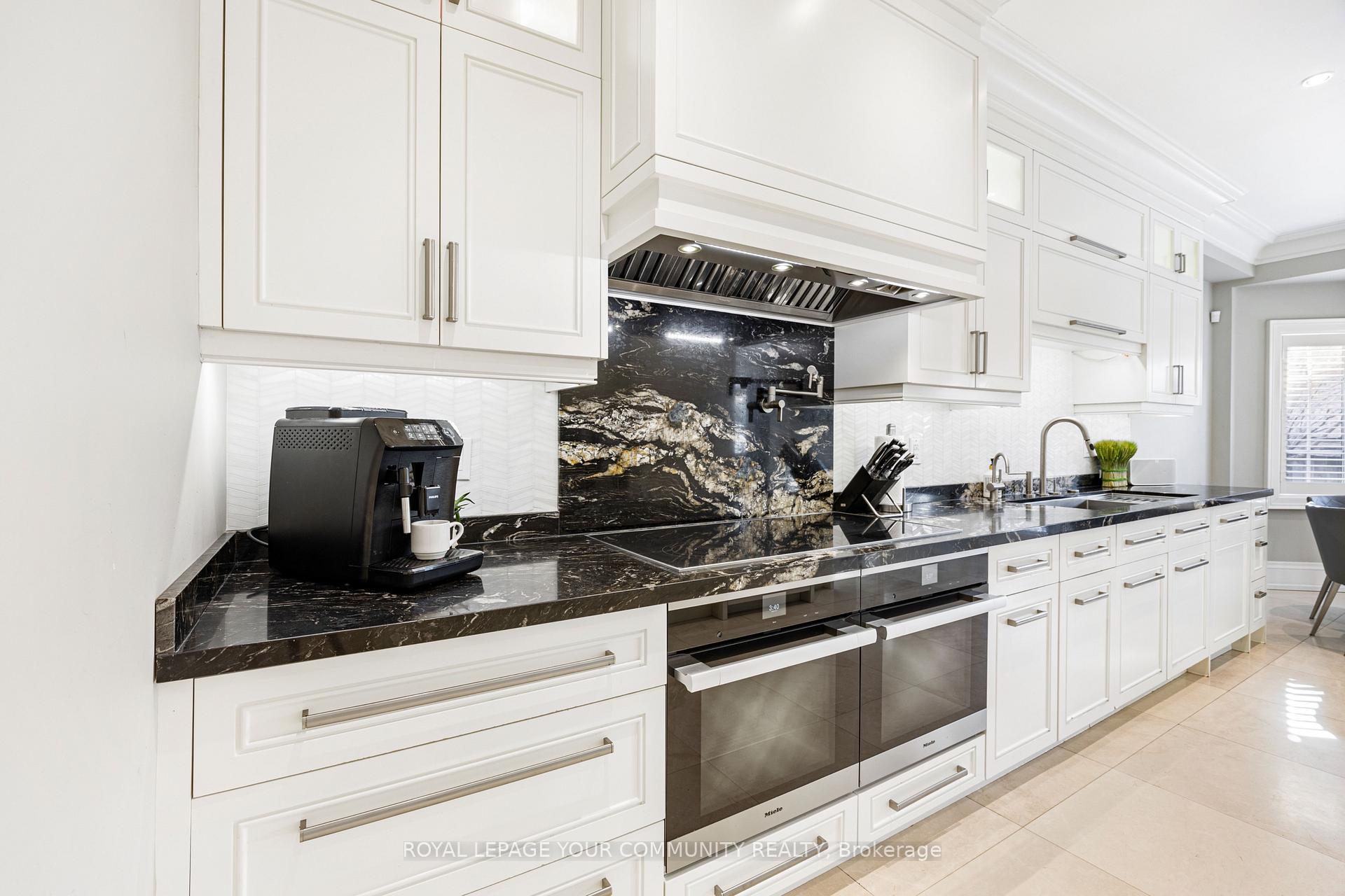 Photo 8 of 86 Knightshade Drive, Vaughan, Patterson — HOMEH