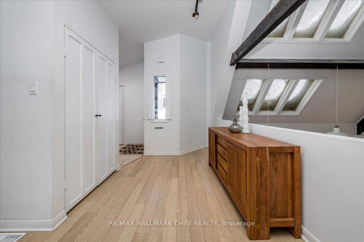 Photo 4 of 28 Albert Street, Barrie, Codrington — HOMEH