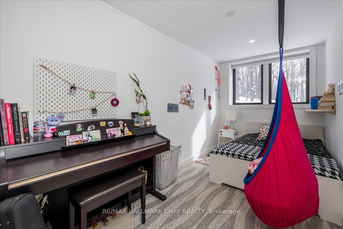 Photo 16 of 28 Albert Street, Barrie, Codrington — HOMEH