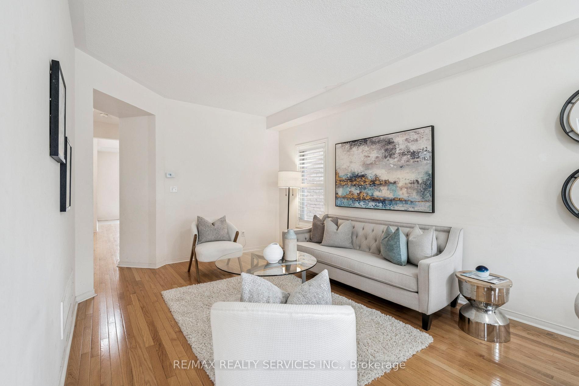 Photo 4 of 237 Valleyway Drive, Brampton, Credit Valley — HOMEH