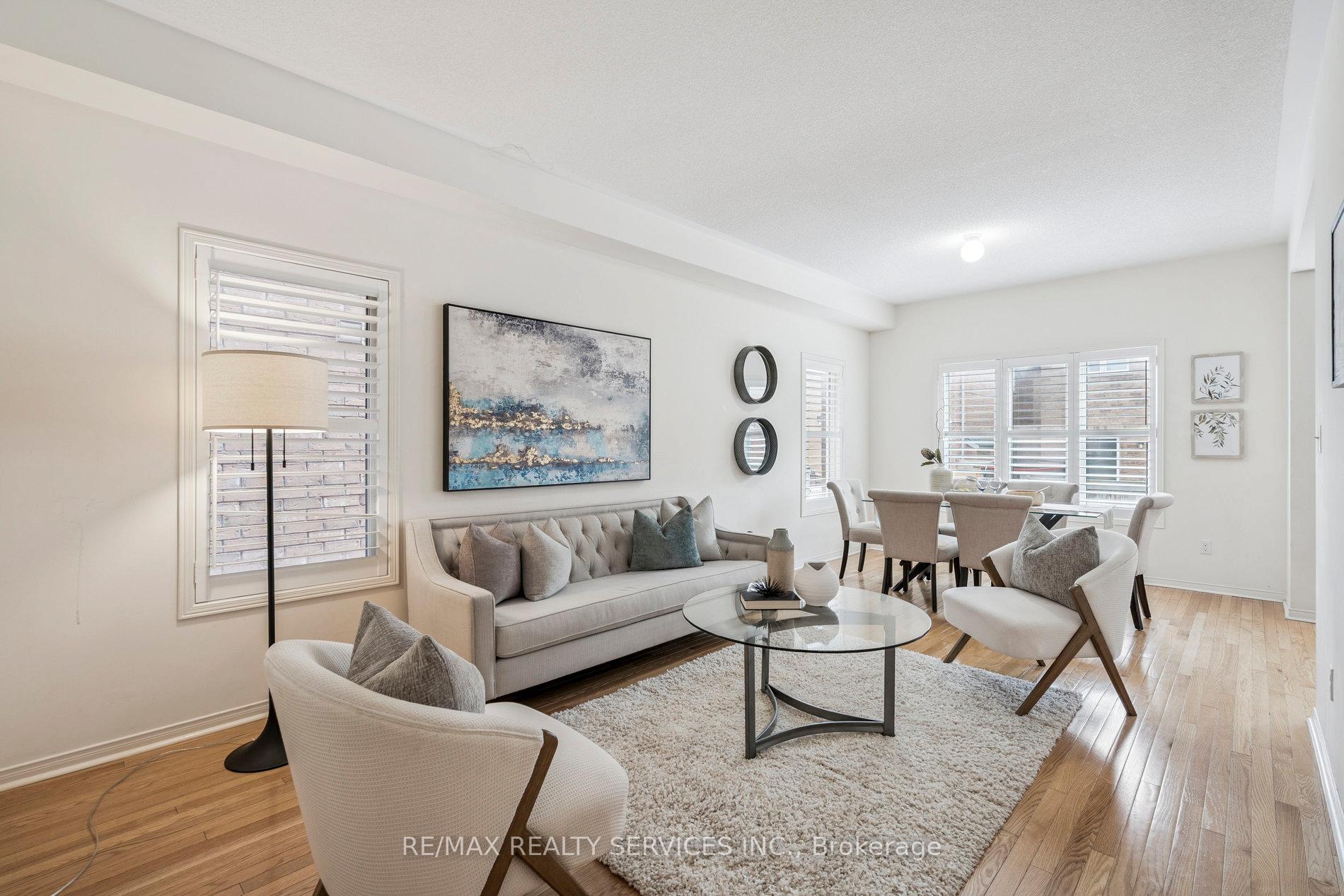 Photo 5 of 237 Valleyway Drive, Brampton, Credit Valley — HOMEH