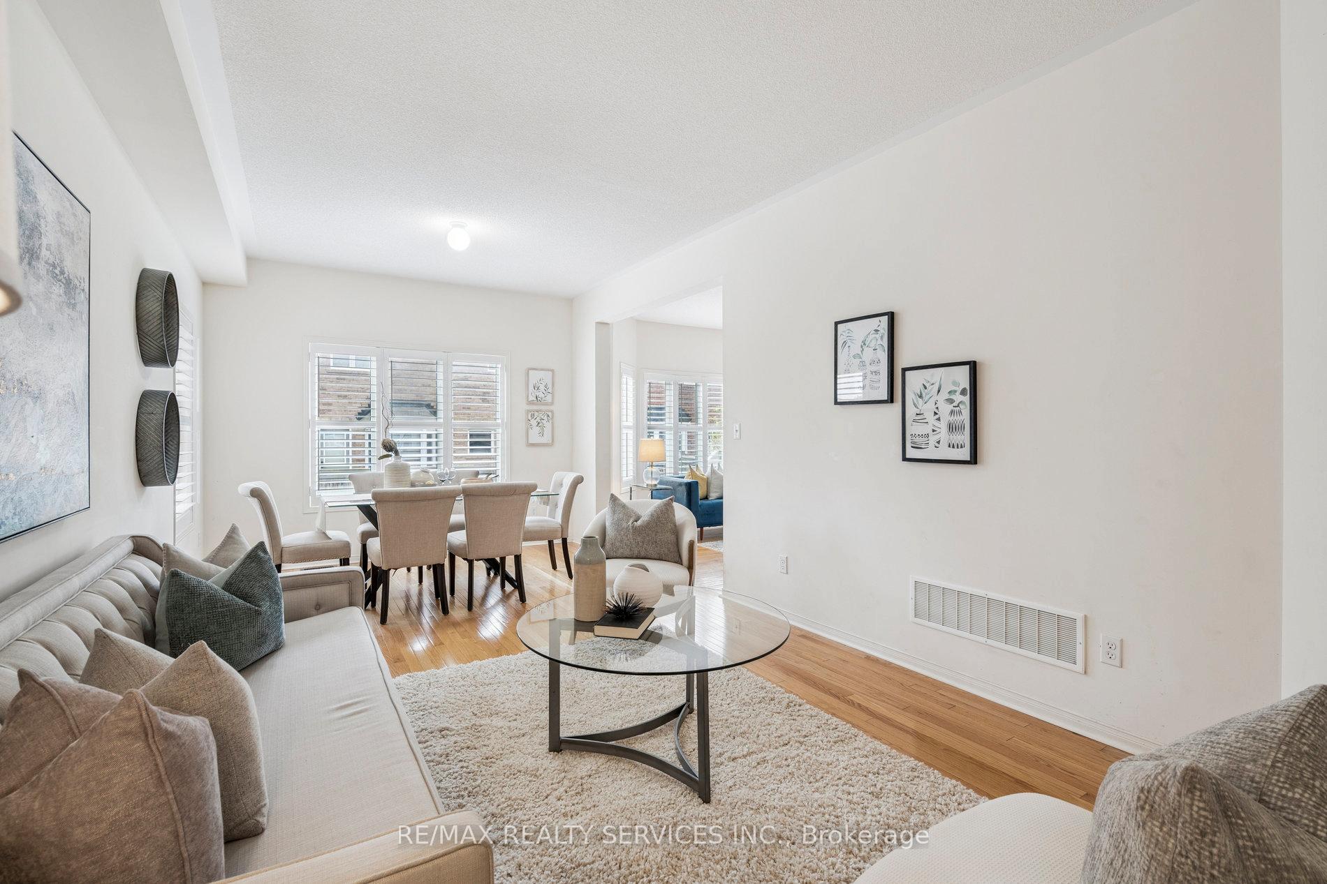 Photo 6 of 237 Valleyway Drive, Brampton, Credit Valley — HOMEH
