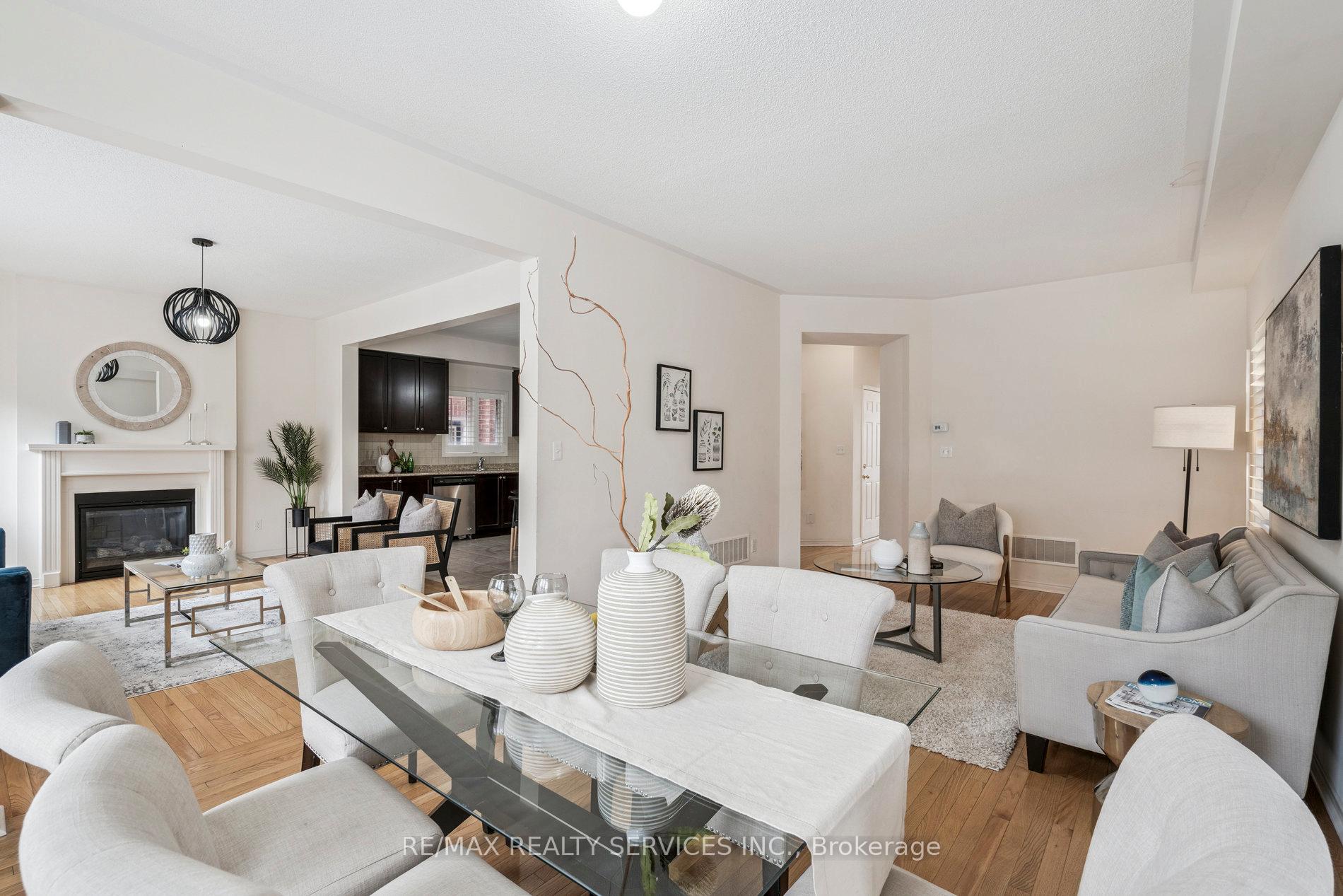 Photo 9 of 237 Valleyway Drive, Brampton, Credit Valley — HOMEH