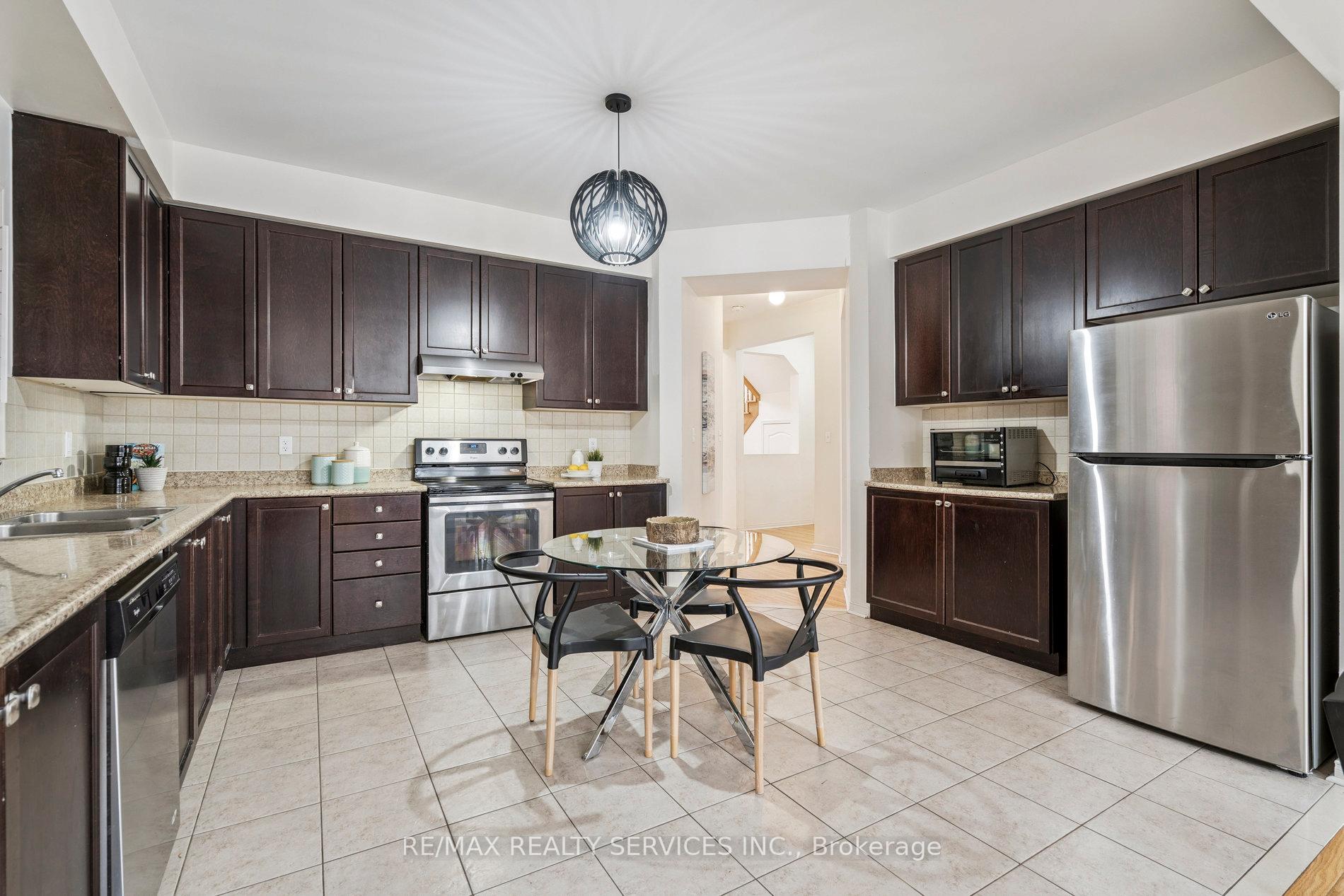 Photo 14 of 237 Valleyway Drive, Brampton, Credit Valley — HOMEH