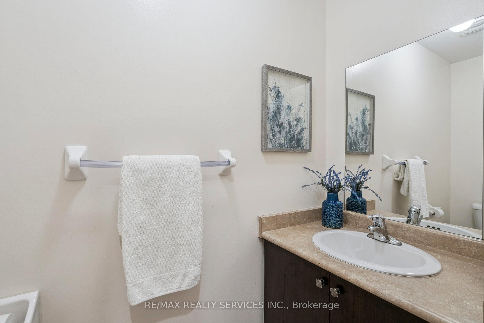Photo 18 of 237 Valleyway Drive, Brampton, Credit Valley — HOMEH