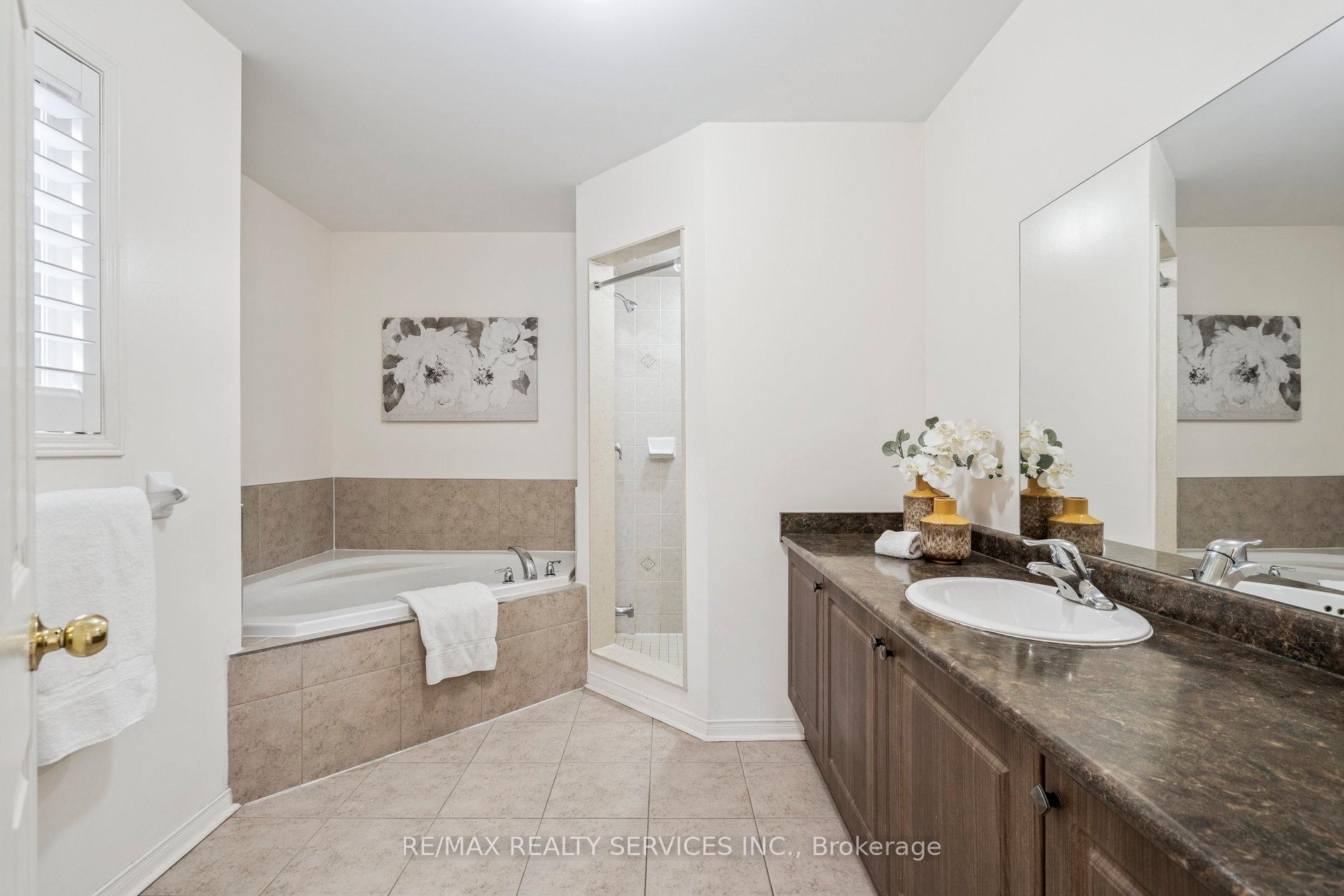 Photo 25 of 237 Valleyway Drive, Brampton, Credit Valley — HOMEH