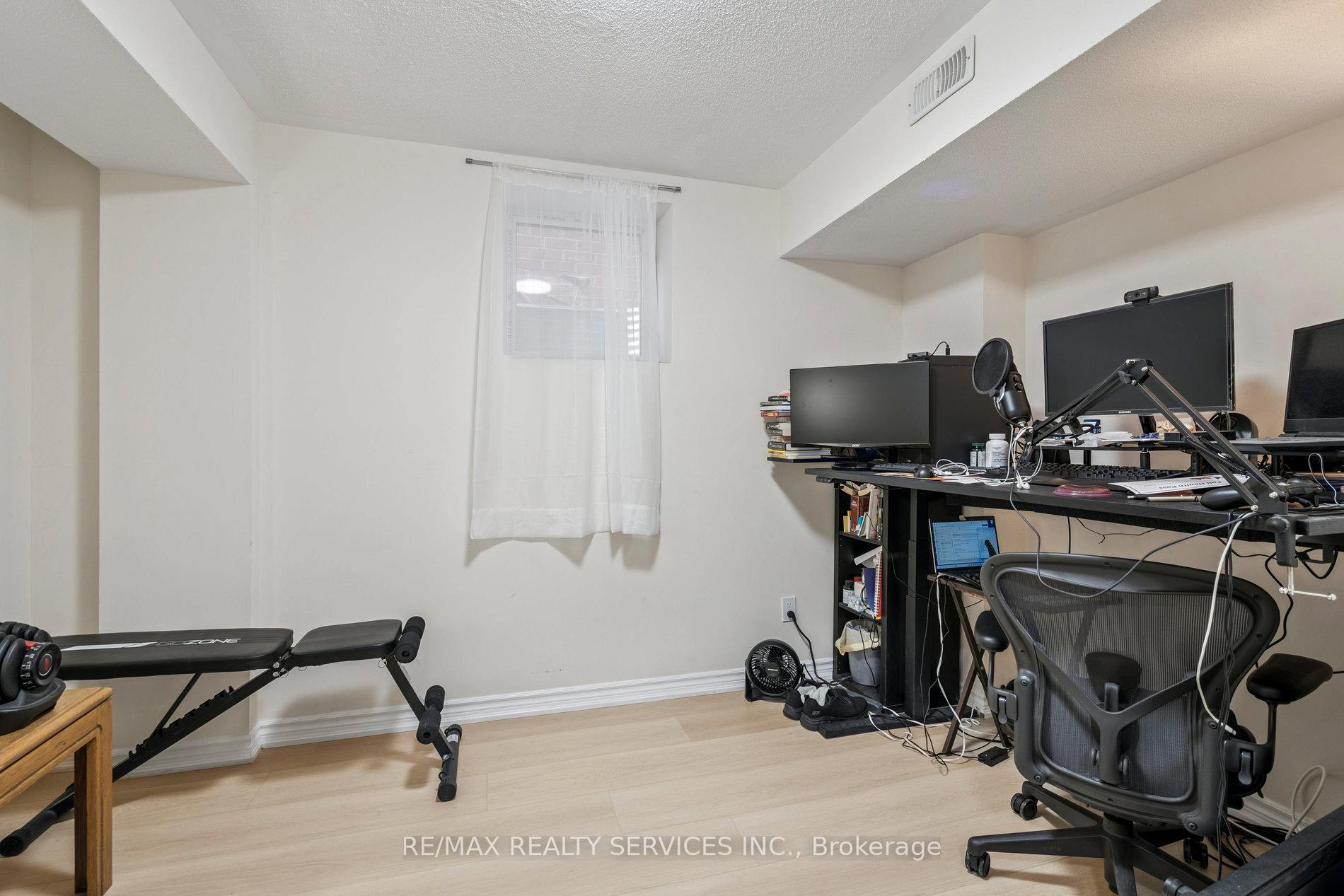 Photo 43 of 237 Valleyway Drive, Brampton, Credit Valley — HOMEH