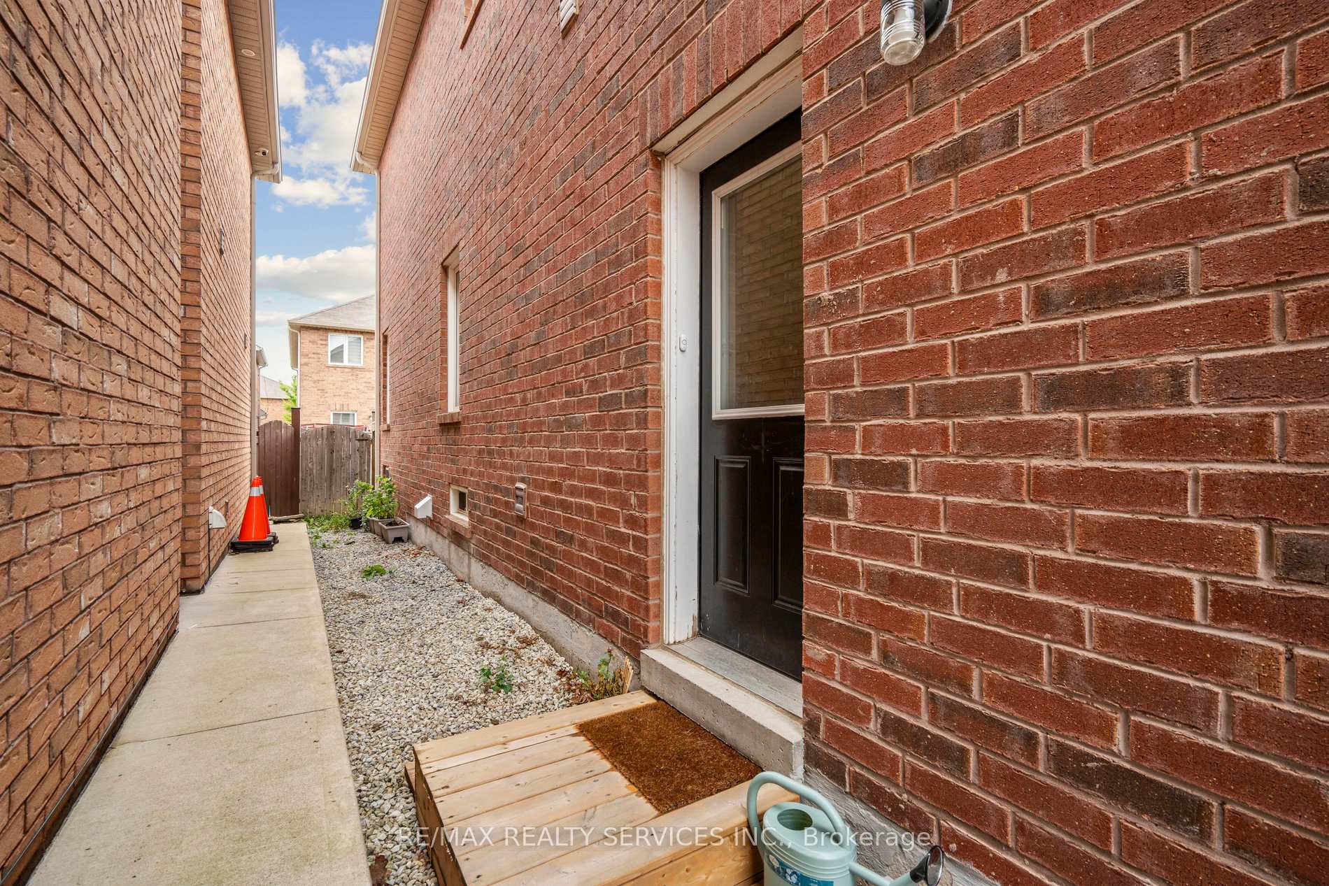 Photo 47 of 237 Valleyway Drive, Brampton, Credit Valley — HOMEH