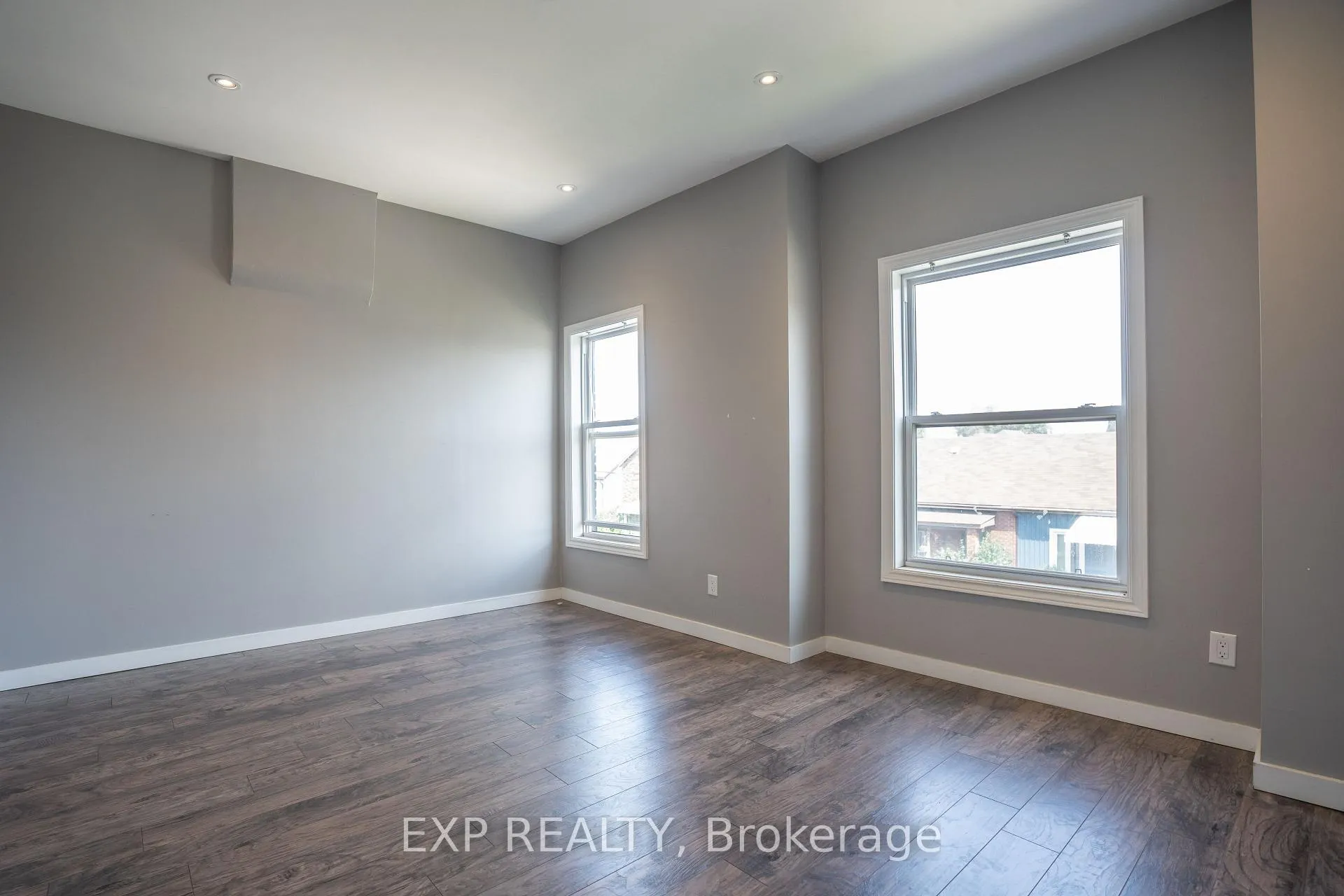 Photo 9 of 163 Emerald Street N, Hamilton, Landsdale — HOMEH