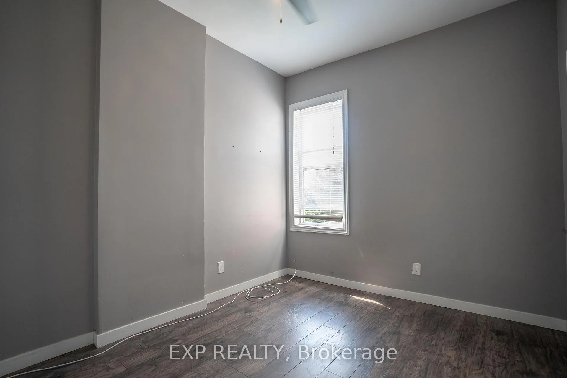 Photo 14 of 163 Emerald Street N, Hamilton, Landsdale — HOMEH