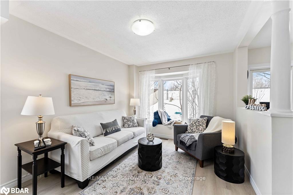 Photo 5 of 95 Trevino Circle, Barrie, East Bayfield — HOMEH