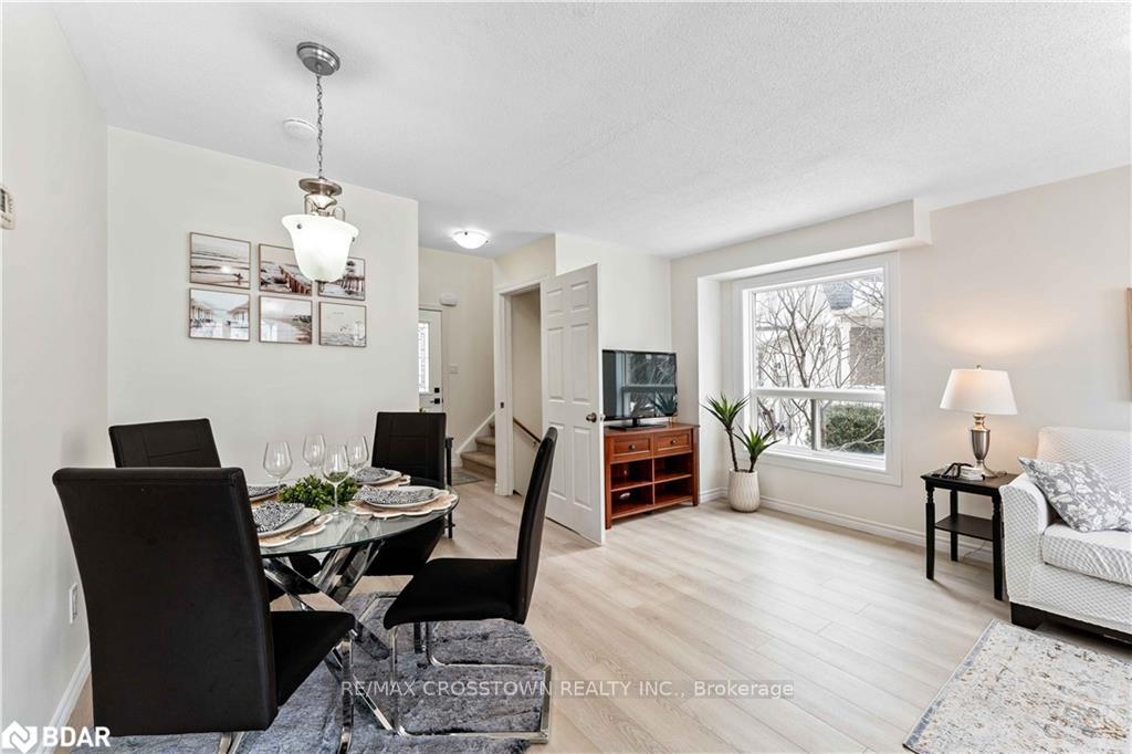 Photo 7 of 95 Trevino Circle, Barrie, East Bayfield — HOMEH