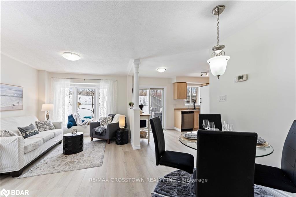 Photo 8 of 95 Trevino Circle, Barrie, East Bayfield — HOMEH