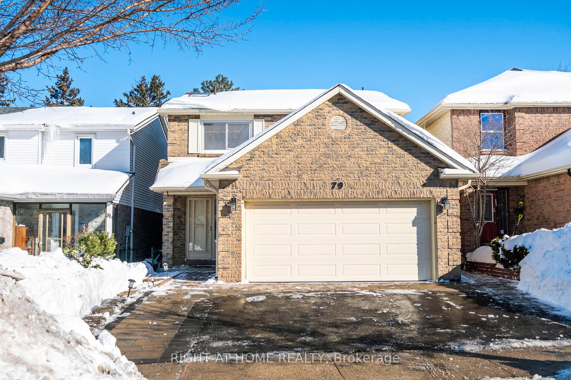 Photo 2 of 79 Lisa Crescent, Vaughan, Crestwood-Springfarm-Yorkhill — HOMEH