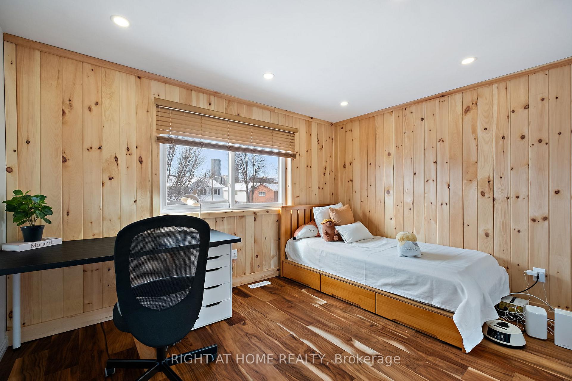 Photo 14 of 79 Lisa Crescent, Vaughan, Crestwood-Springfarm-Yorkhill — HOMEH