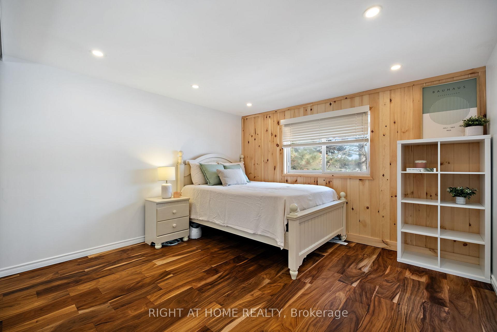 Photo 15 of 79 Lisa Crescent, Vaughan, Crestwood-Springfarm-Yorkhill — HOMEH