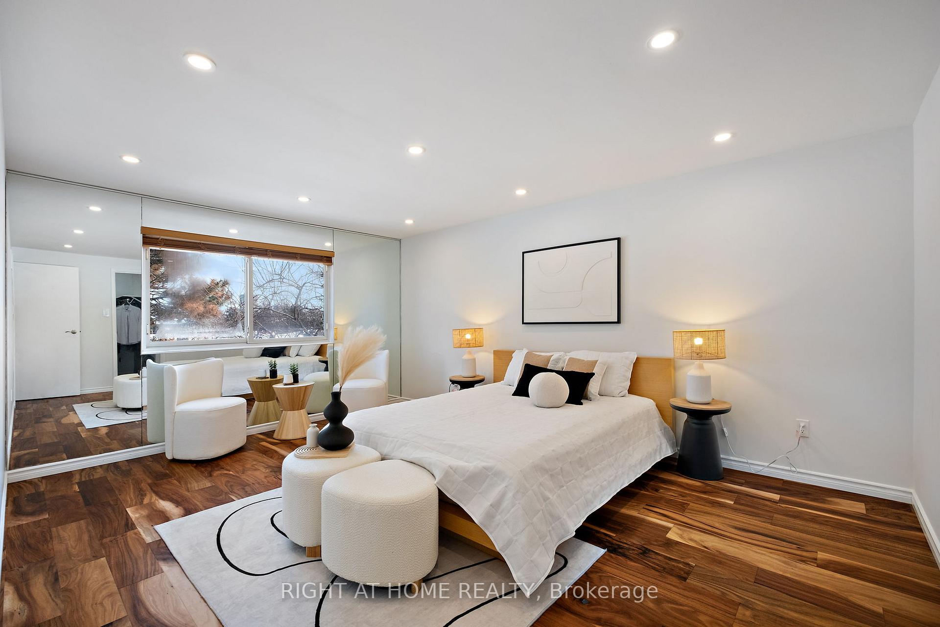 Photo 19 of 79 Lisa Crescent, Vaughan, Crestwood-Springfarm-Yorkhill — HOMEH