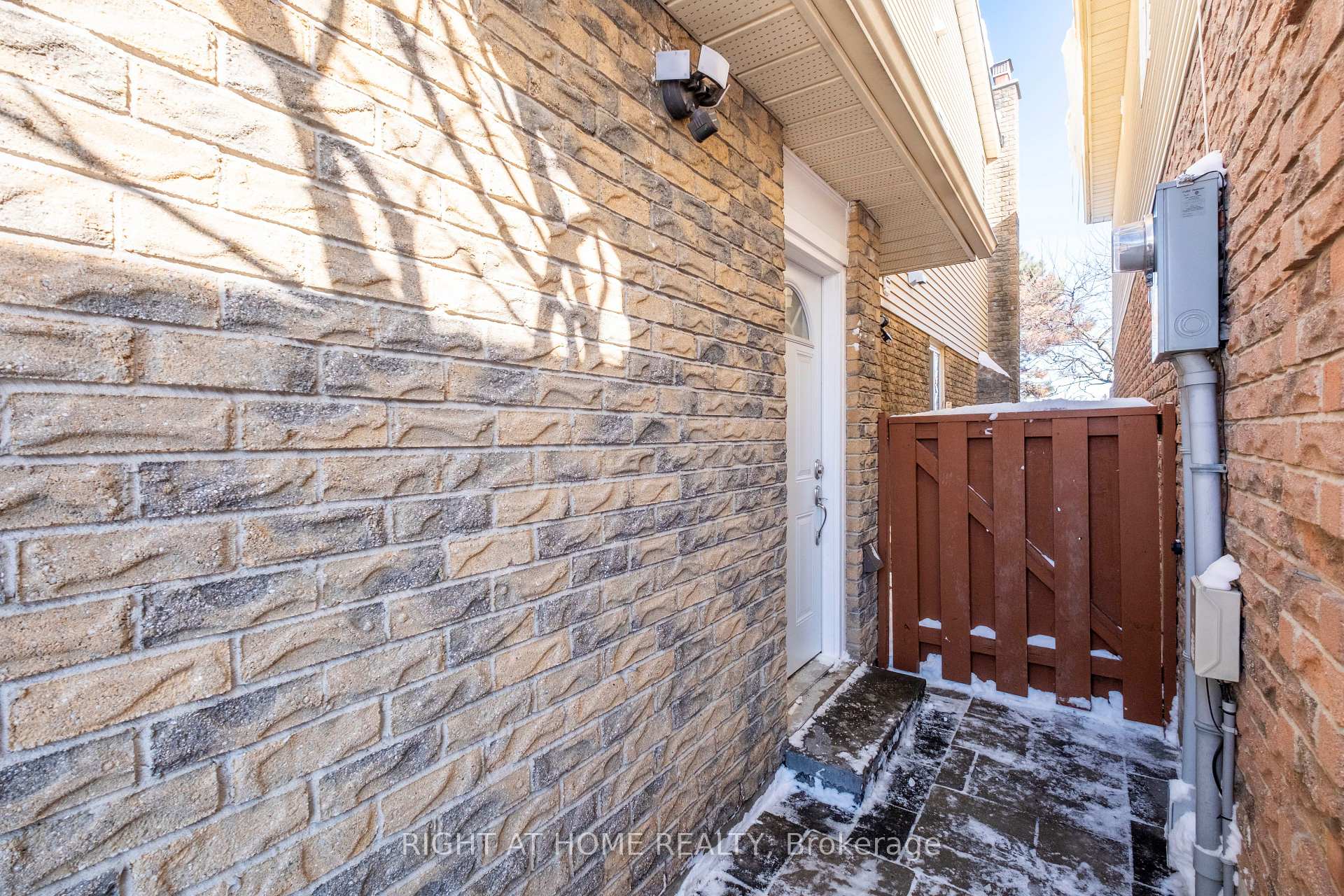 Photo 30 of 79 Lisa Crescent, Vaughan, Crestwood-Springfarm-Yorkhill — HOMEH