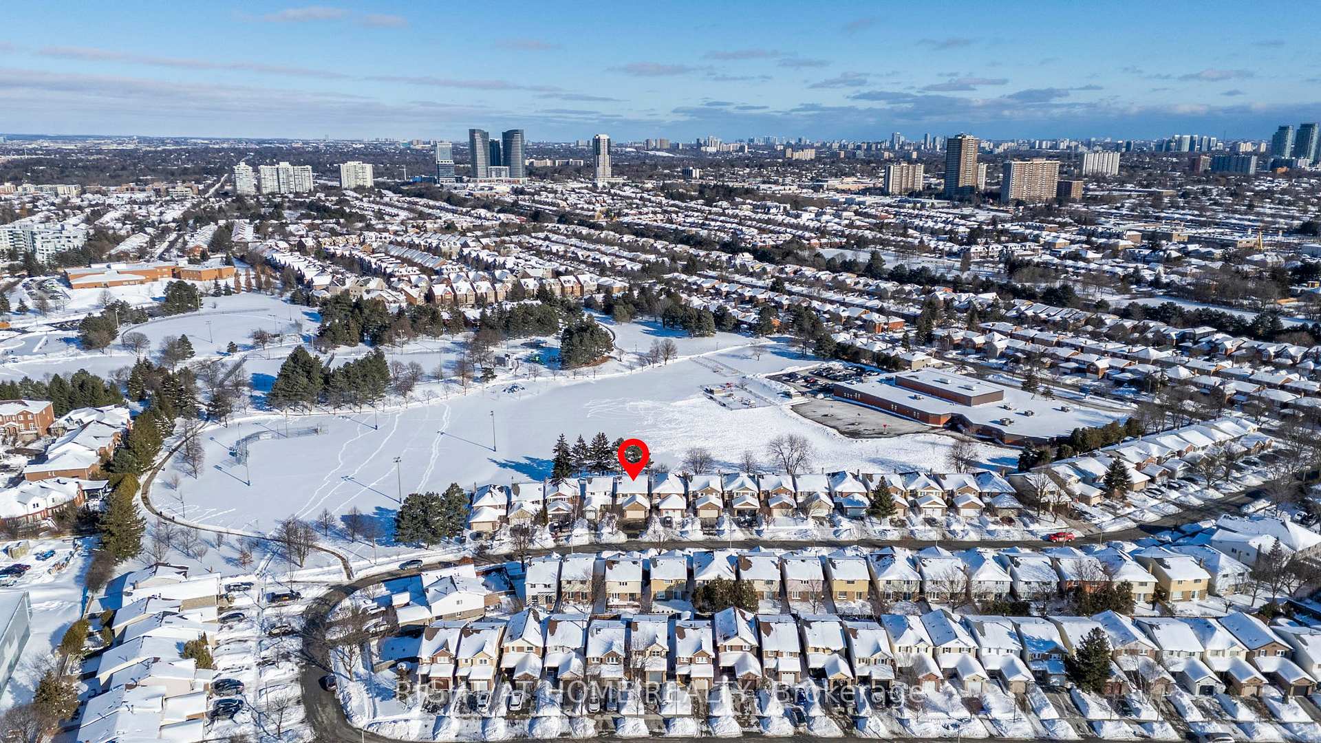 Photo 38 of 79 Lisa Crescent, Vaughan, Crestwood-Springfarm-Yorkhill — HOMEH