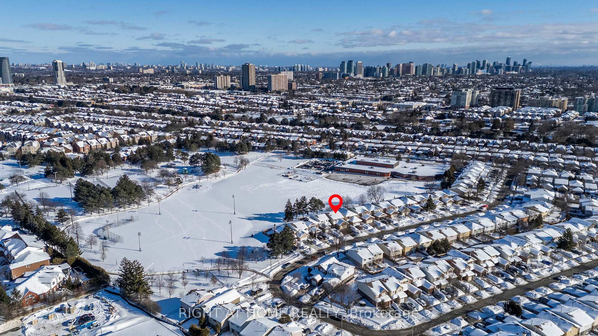 Photo 39 of 79 Lisa Crescent, Vaughan, Crestwood-Springfarm-Yorkhill — HOMEH