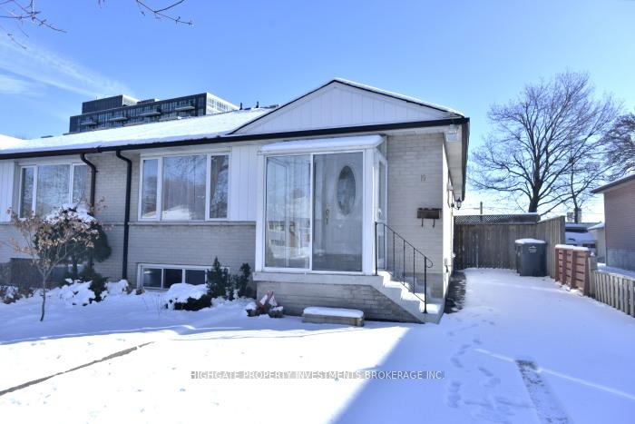 Front of Unit Bsmt, 19 Avondale Boulevard