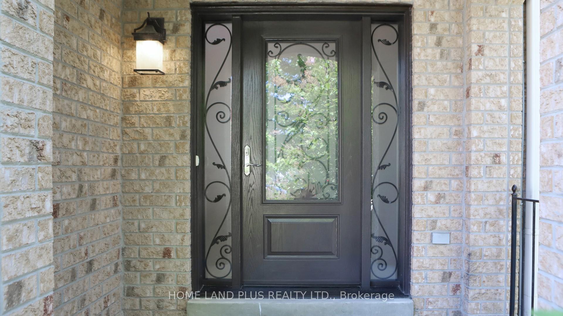 Photo 2 of 232 Shale Crescent, Vaughan, Patterson — HOMEH
