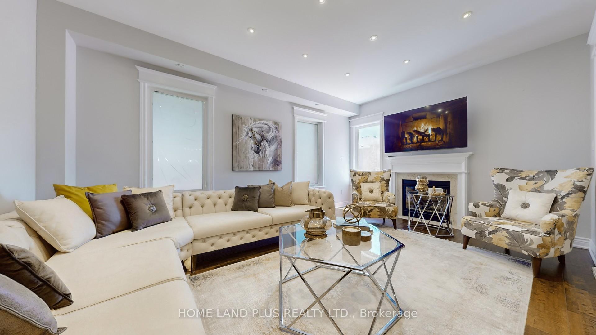 Photo 5 of 232 Shale Crescent, Vaughan, Patterson — HOMEH