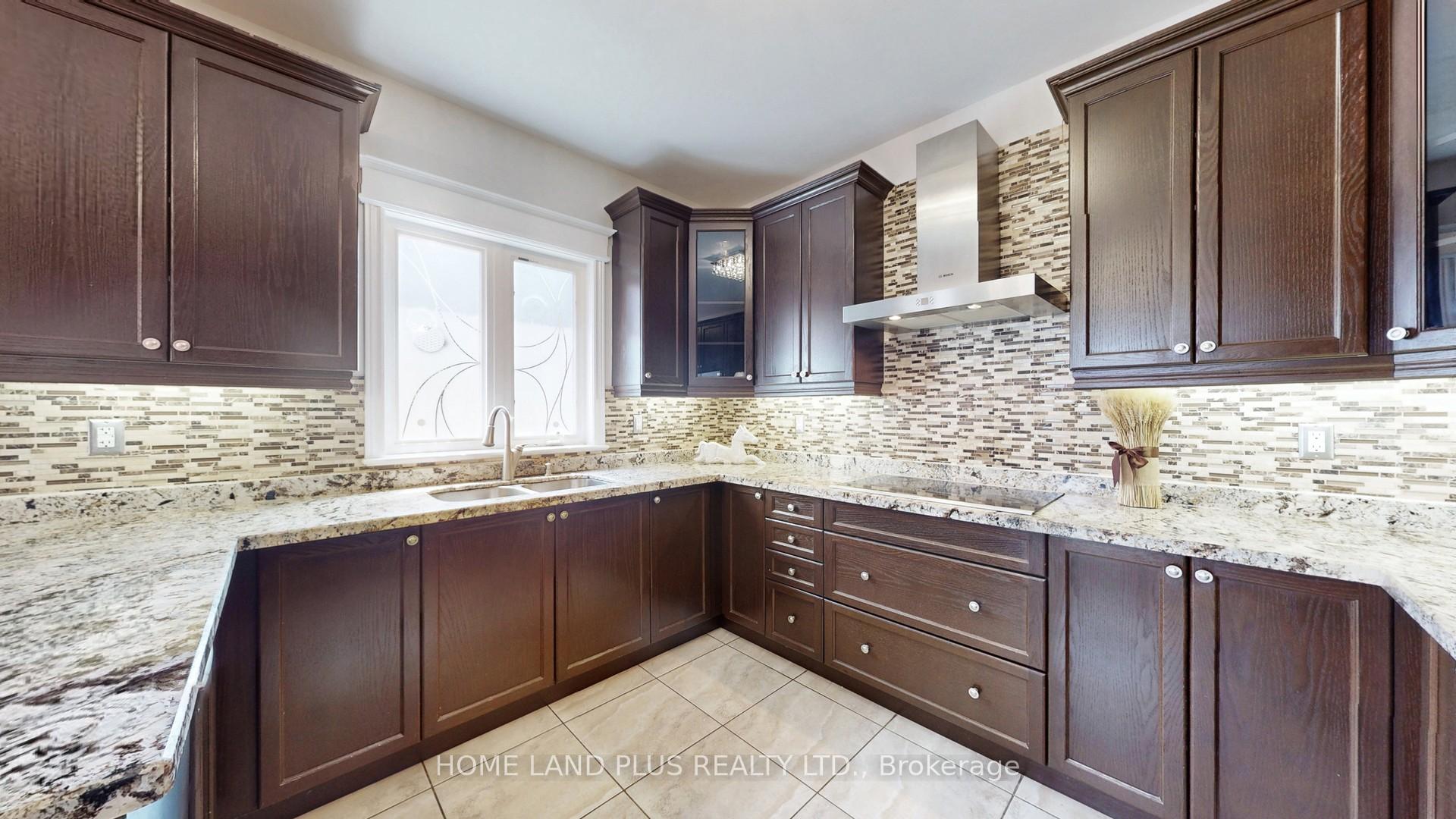 Photo 13 of 232 Shale Crescent, Vaughan, Patterson — HOMEH