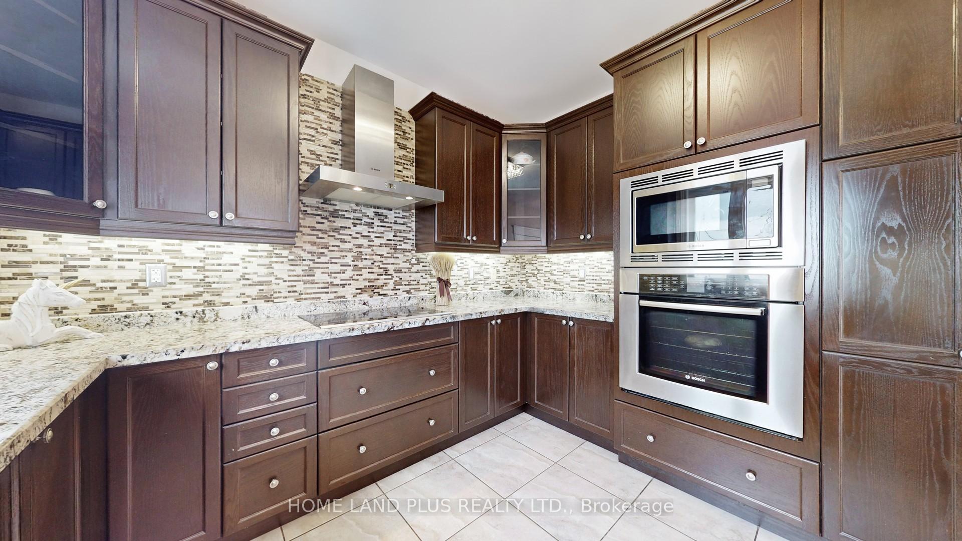 Photo 16 of 232 Shale Crescent, Vaughan, Patterson — HOMEH