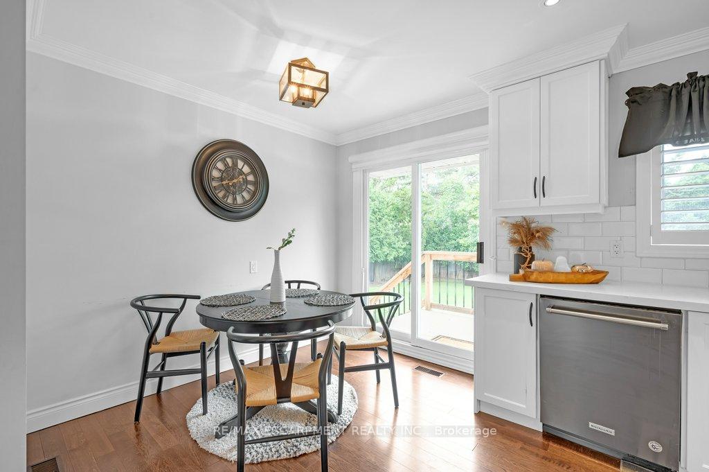 Photo 4 of 4499 Rogers Road, Burlington, Shoreacres — HOMEH