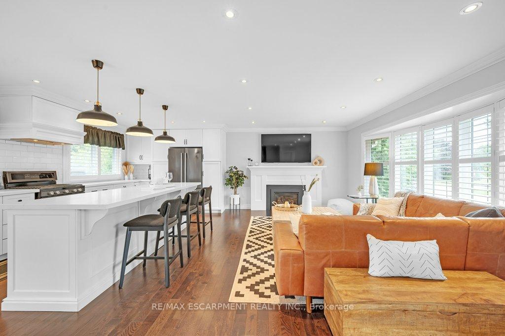 Photo 6 of 4499 Rogers Road, Burlington, Shoreacres — HOMEH