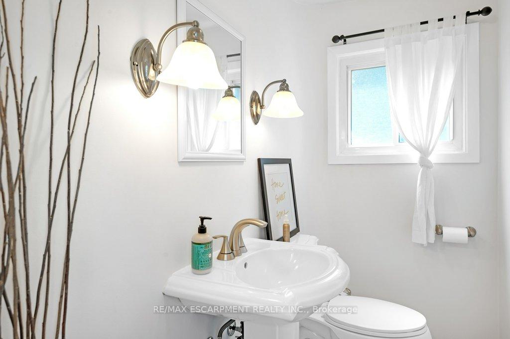Photo 14 of 4499 Rogers Road, Burlington, Shoreacres — HOMEH