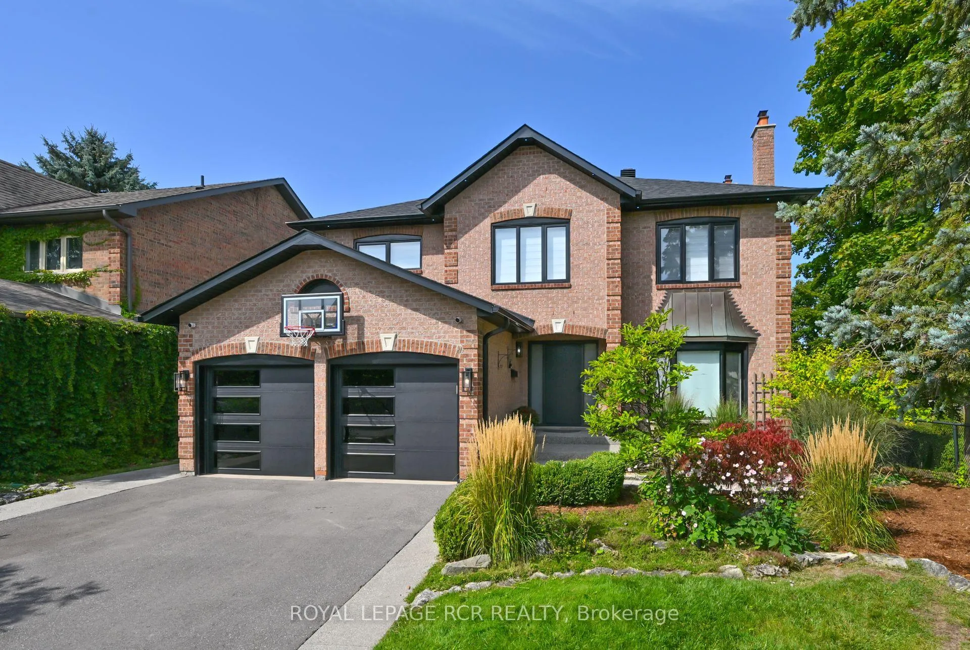 Photo 2 of 26 Christie Drive, Brampton, Snelgrove — HOMEH