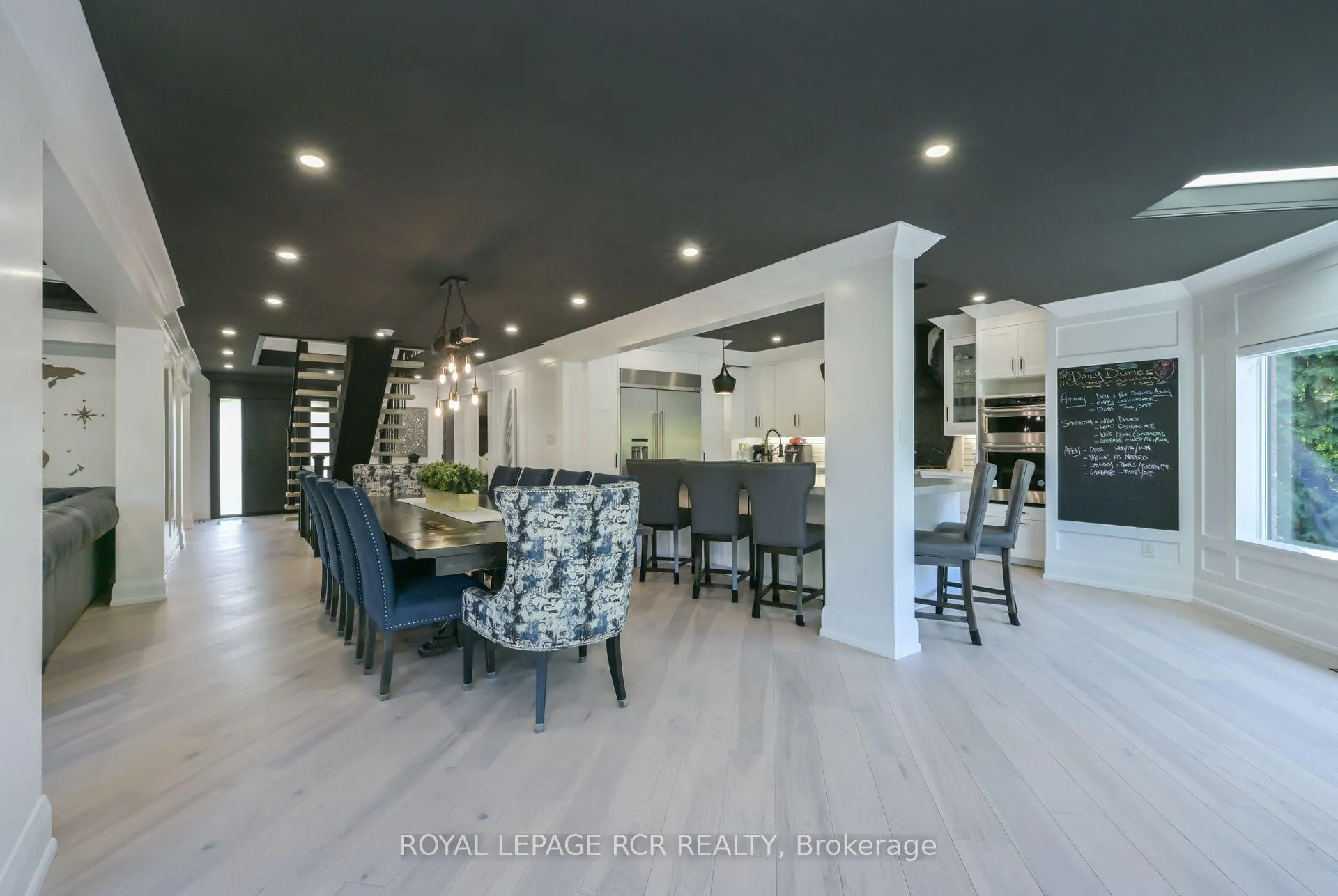Photo 10 of 26 Christie Drive, Brampton, Snelgrove — HOMEH
